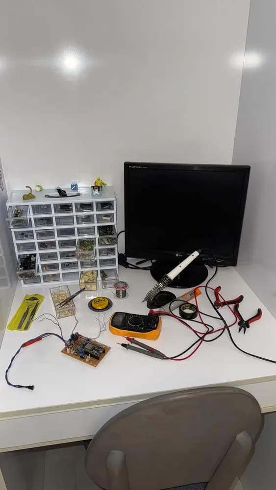 Preparing the first version of the datalogger board